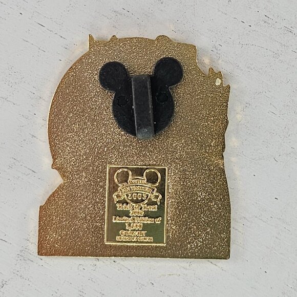 Disney Pin WDW Happy Halloween 2003 Mickey Pirate Trick Or Treat LE 1500 - Picture 4 of 6